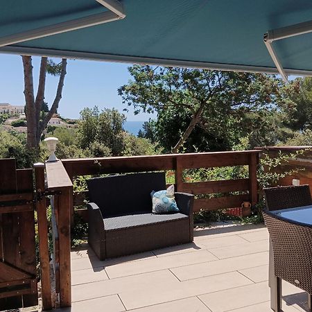 Petite Maison Au Calme - Piscine En Copropriete, Terrasse, Mer, Clim فالوريس المظهر الخارجي الصورة