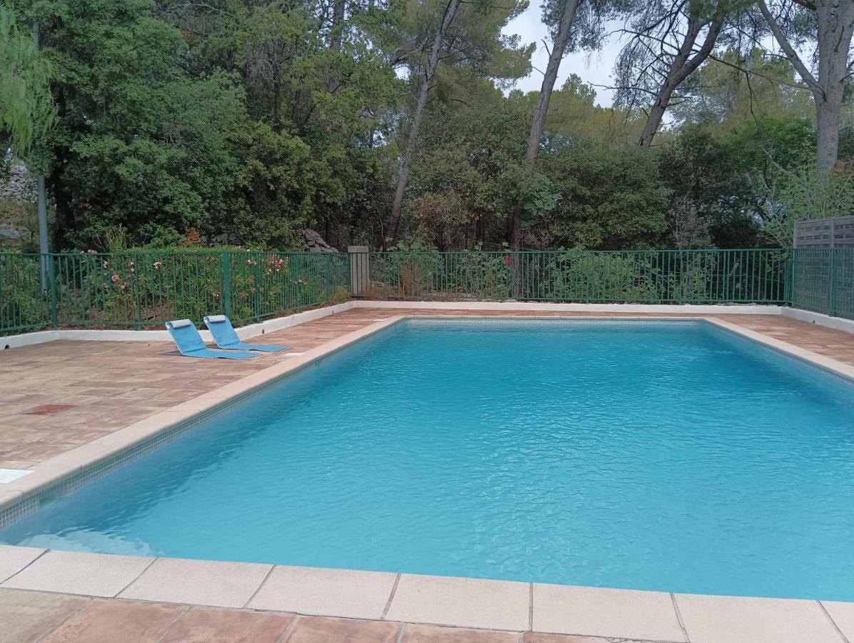 Petite Maison Au Calme - Piscine En Copropriete, Terrasse, Mer, Clim فالوريس المظهر الخارجي الصورة