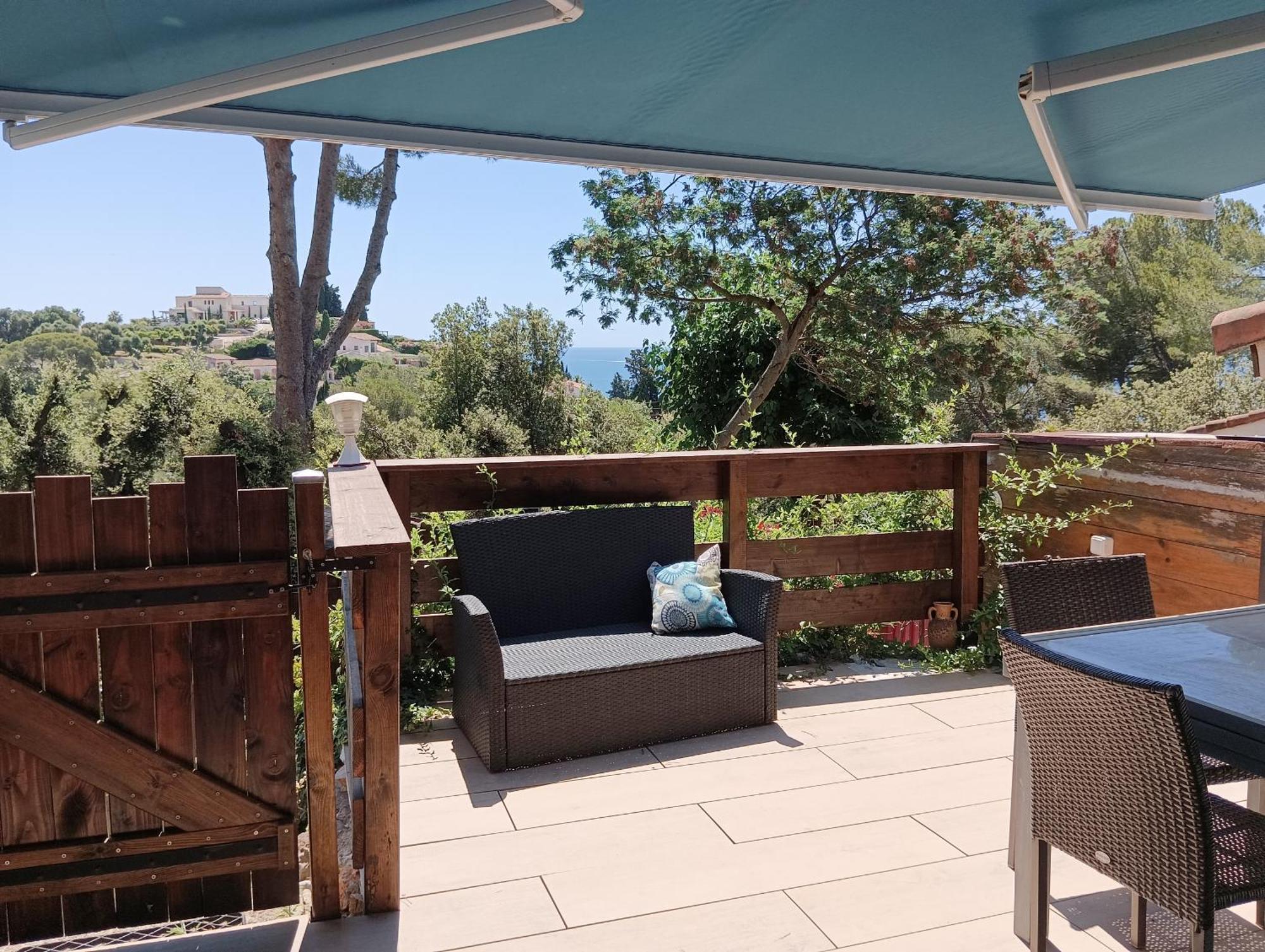 Petite Maison Au Calme - Piscine En Copropriete, Terrasse, Mer, Clim فالوريس المظهر الخارجي الصورة